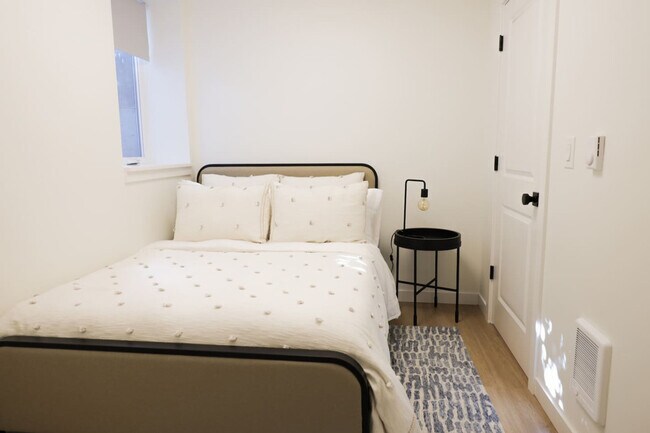 Building Photo - 3921 I St