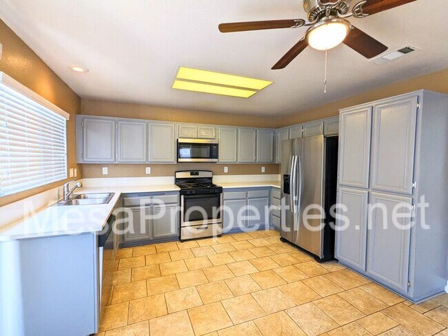 Building Photo - 14747 Amber Ct