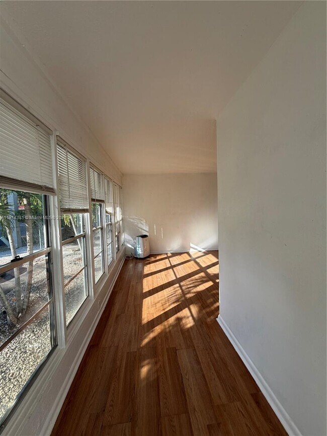 Primary Photo - 125 SW 1st Ave