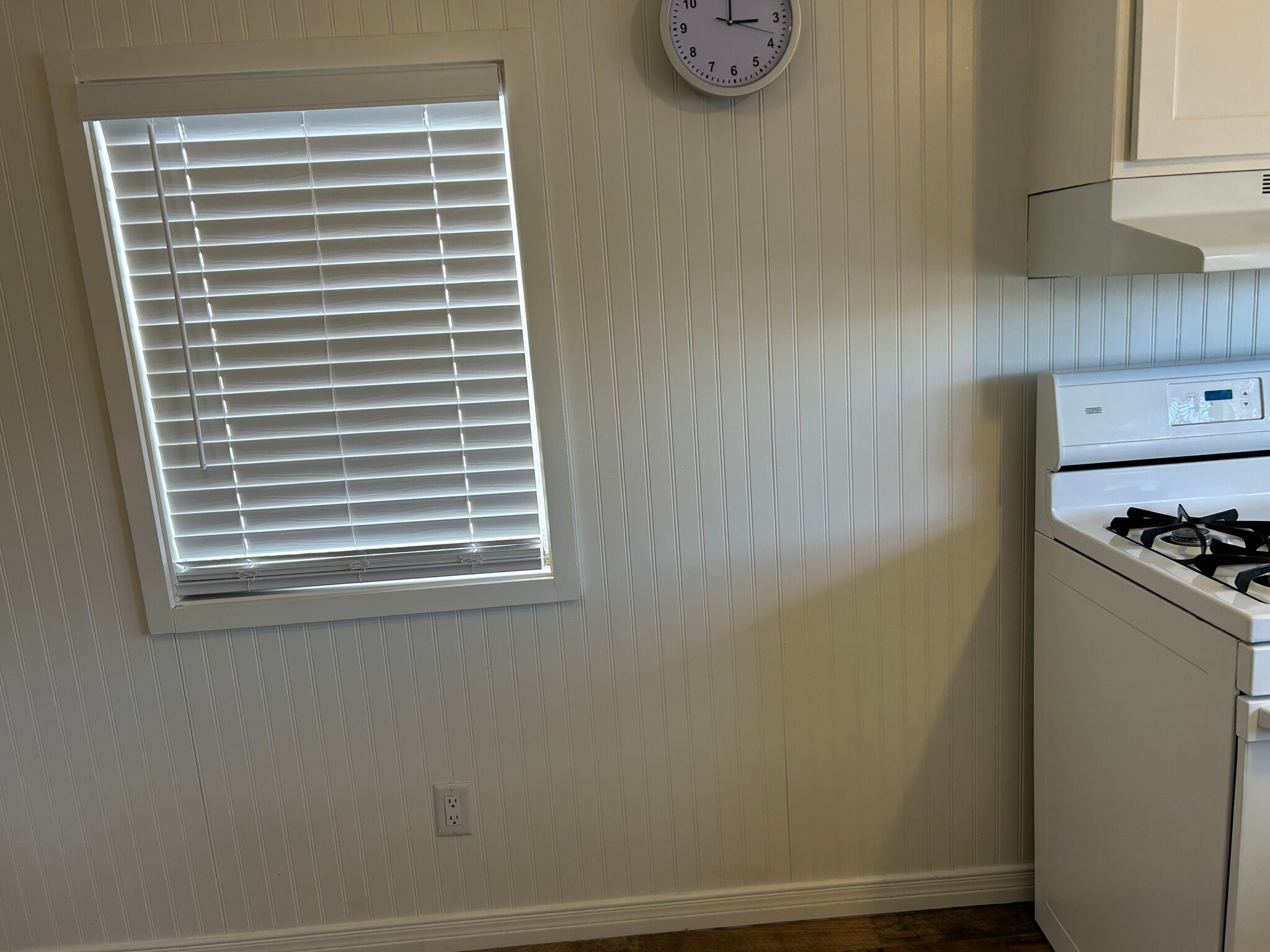 Kitchen/Dinning Area - 604 Havasu Ln