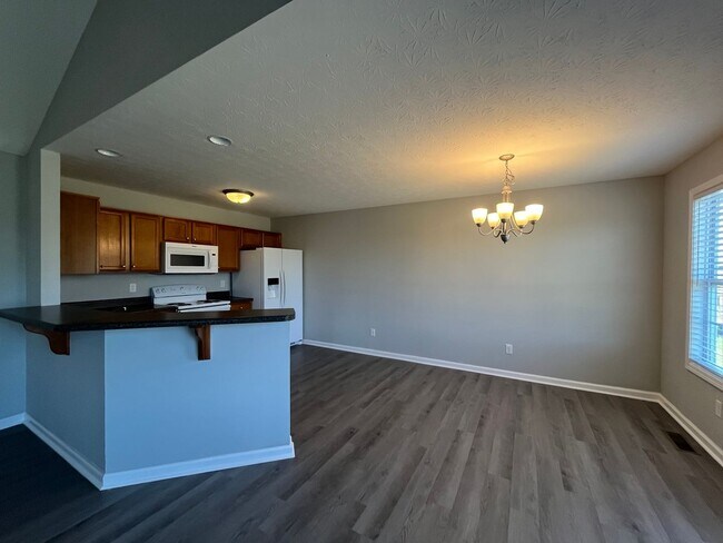 Building Photo - 306 Deluth Dr
