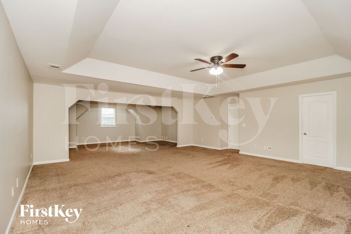 Building Photo - 137 Holbrook Dr