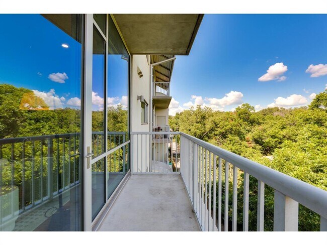 Building Photo - 1600 Barton Springs Rd