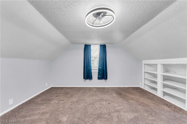 Building Photo - 19205 Pasnow Ave