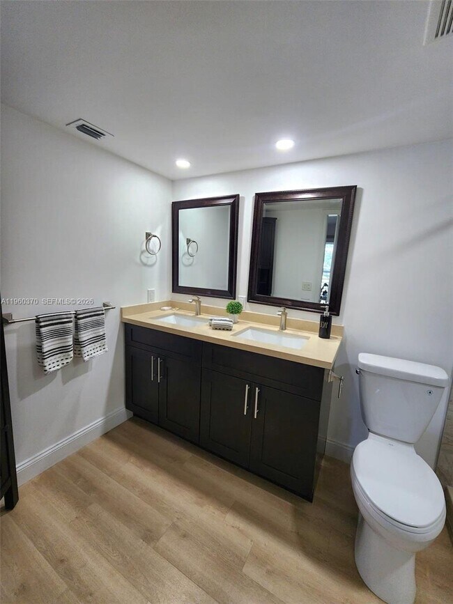 Building Photo - 2304 Lucaya Ln