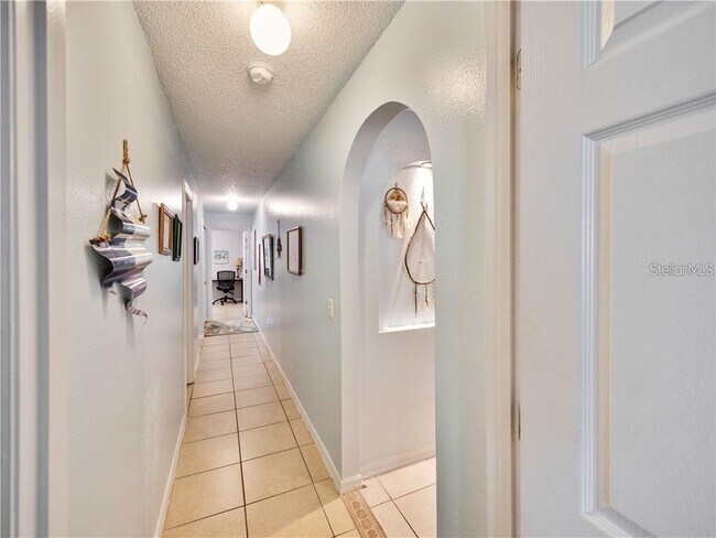 Building Photo - 709 Del Prado Dr