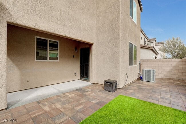 Building Photo - 7669 Lots Hills Dr