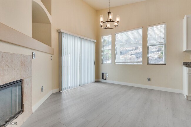 Building Photo - 1340 Rolling Sunset St