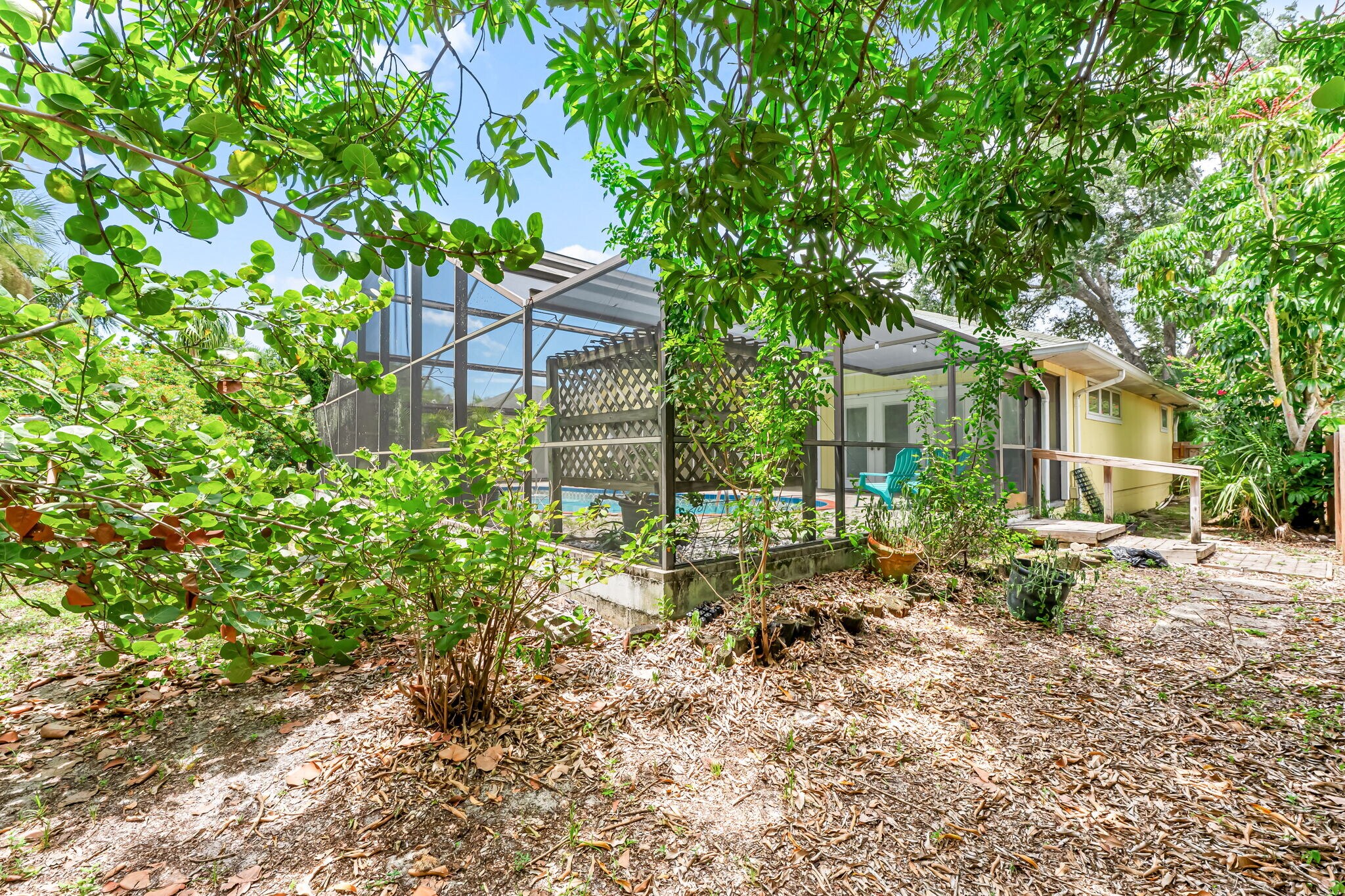 Building Photo - 10370 Main Dr