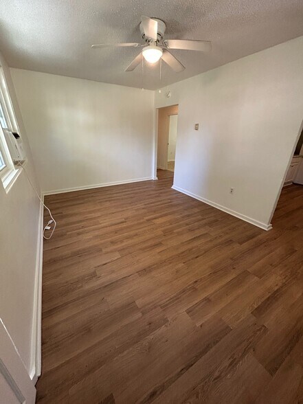 01_Living Room - 3415 Piedmont Ave