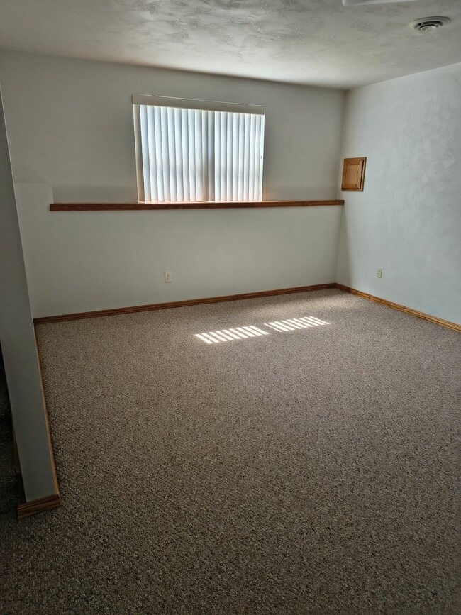 Building Photo - 1059 Rock Ledge Ln