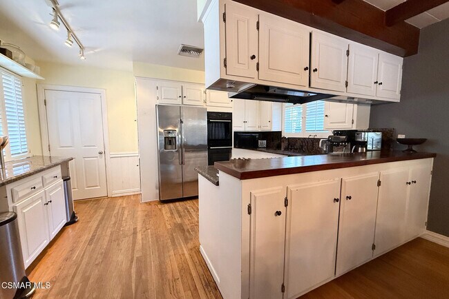 Building Photo - 4748 Conejo Ave