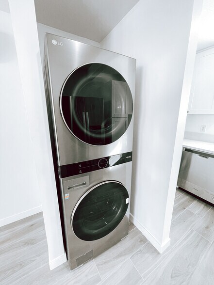 Building Photo - 6002 3rd Ave