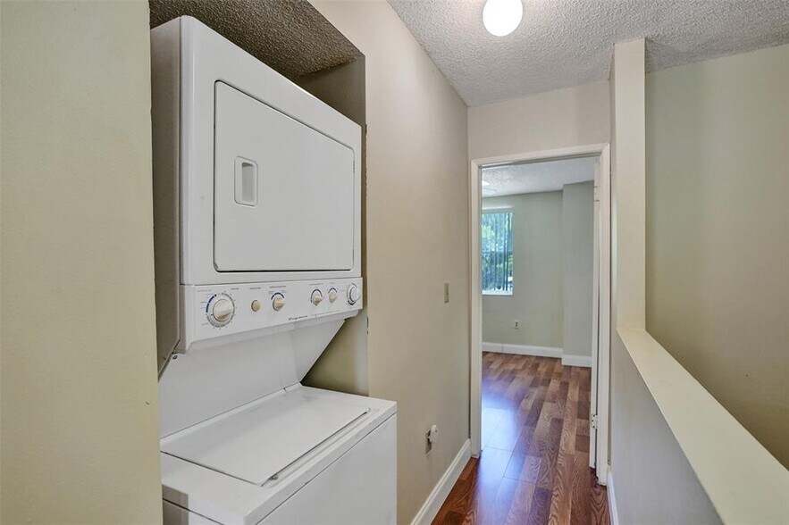 Building Photo - 3861 NW 90th Ave