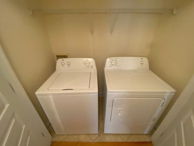 Building Photo - PRE-LEASING FOR AUGUST 6 2026!