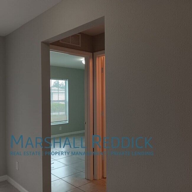 Building Photo - Beautiful Single Family