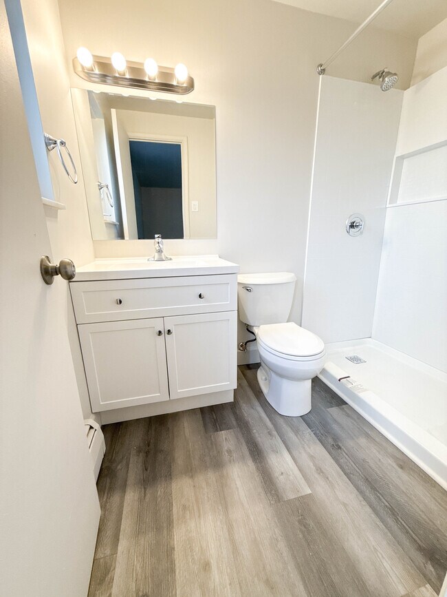 Primary Bathroom 2 - Point South