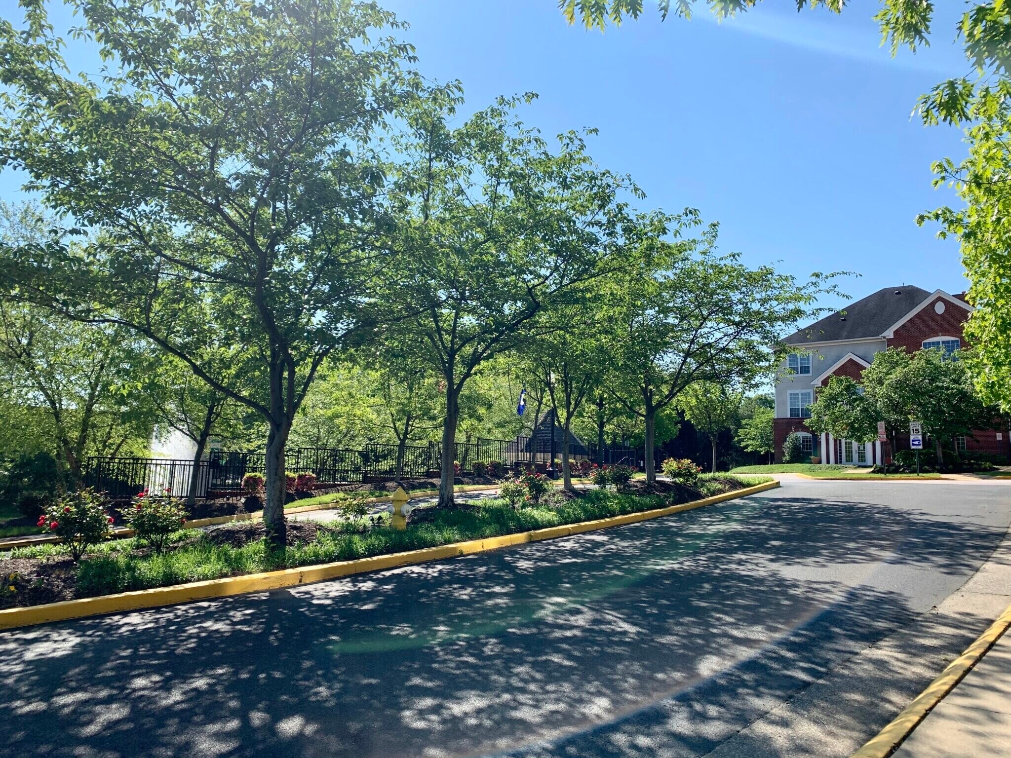 Building Photo - 4860 Eisenhower Ave