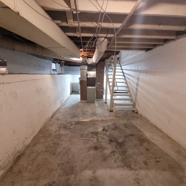 Building Photo - 3437 Edgemont St
