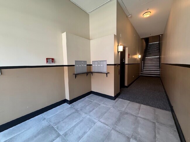 Building Photo - 3801 W 26th St