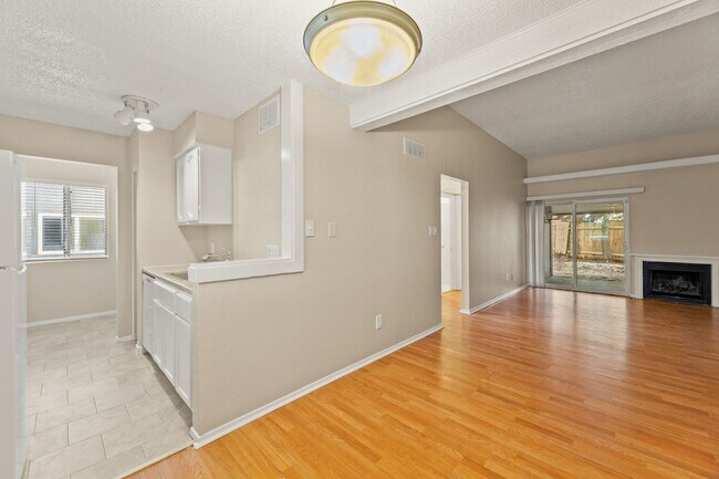 Building Photo - CV-AUS6901 Woodhue