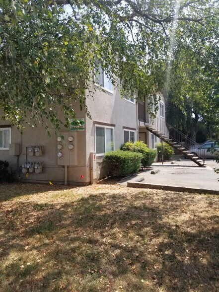 Building Photo - 1364 Hobart Dr