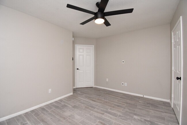 Building Photo - 23122 Beech Canyon Dr