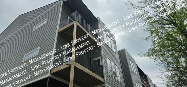 Building Photo - 1445 Fagan St