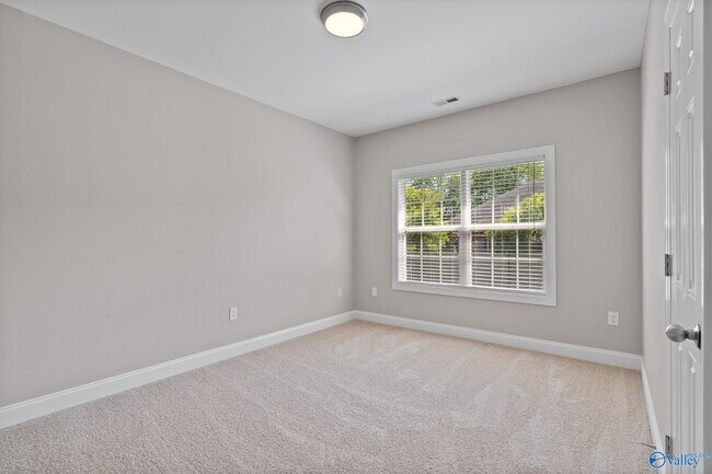 Building Photo - 3116 Tenker Creek Ln SE