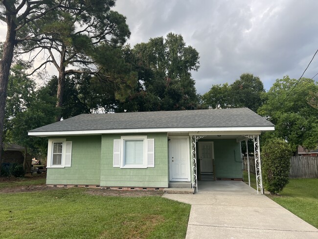 Primary Photo - 204 Belle Dame Dr
