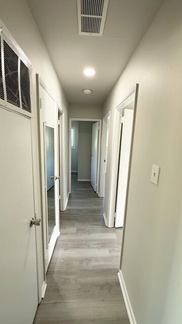 Building Photo - WEST SIDE 3 BEDROOM RANCH HOME AVAILABLE NOW!