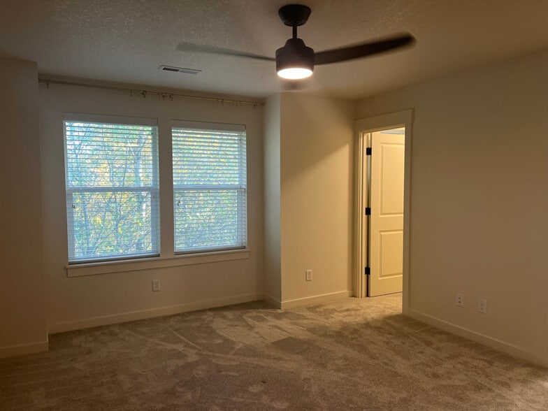 Building Photo - 7327 S 13th St