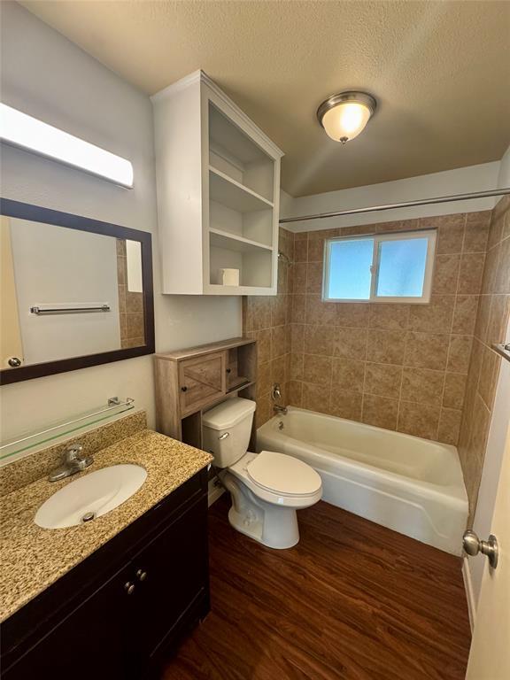 Building Photo - 2102 Pompton Dr