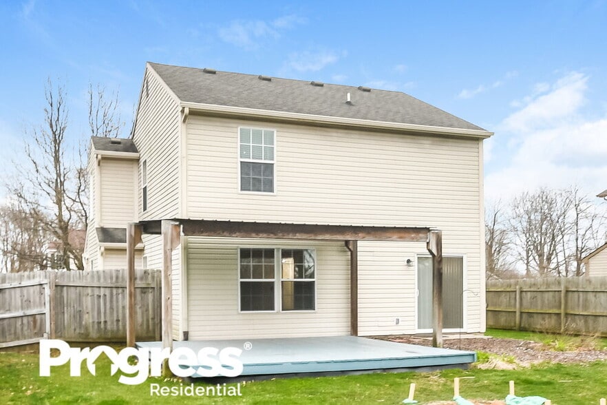 Building Photo - 2136 Walnut Meadow Ct