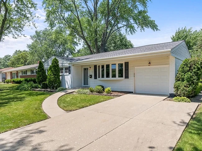 Primary Photo - 708 W Thomas St