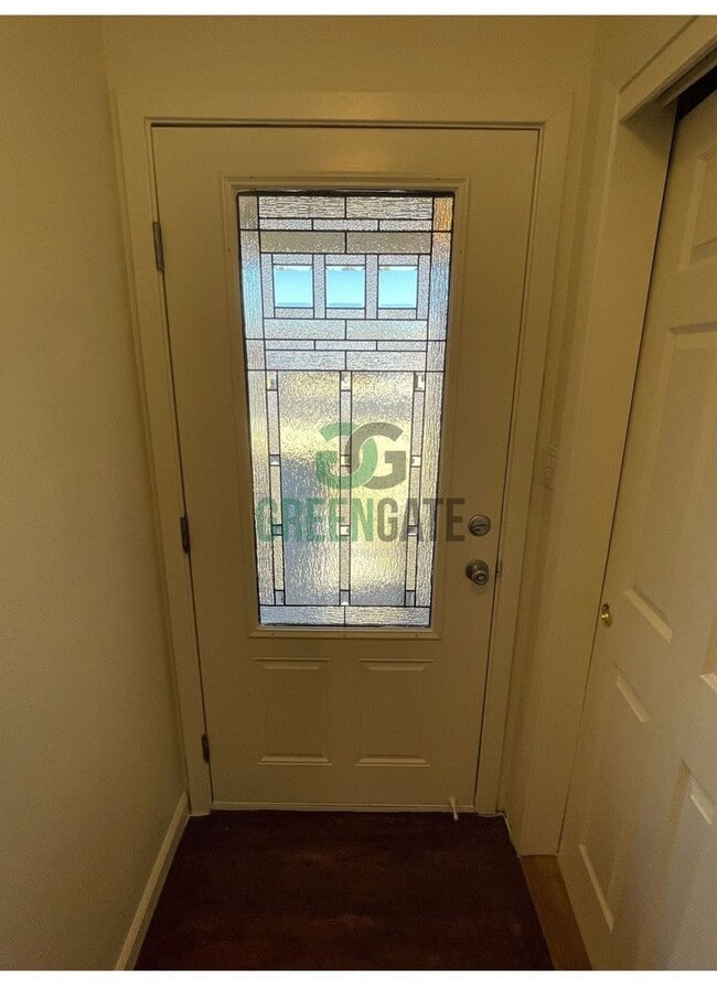 Building Photo - BEAUTIFUL 3 BEDROOM 2 BATH HOME MOVE IN RE...