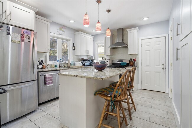 Building Photo - 11 Asticou Rd