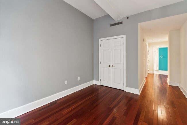 Building Photo - 1500 Chestnut St