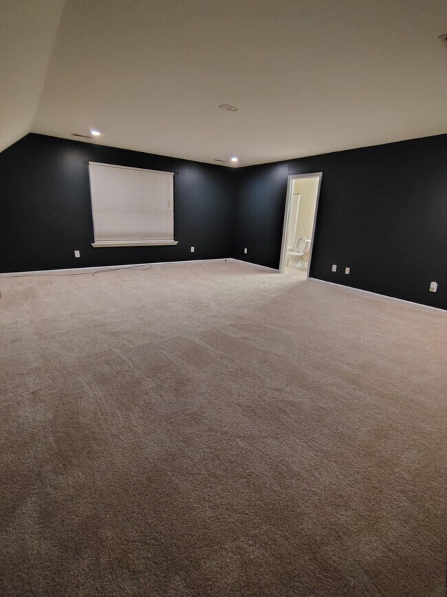 Building Photo - 103 Plamondon Dr
