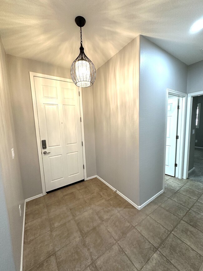 Building Photo - 1719 W Owens Way