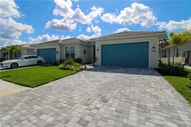 Building Photo - 8857 Oceana Wy