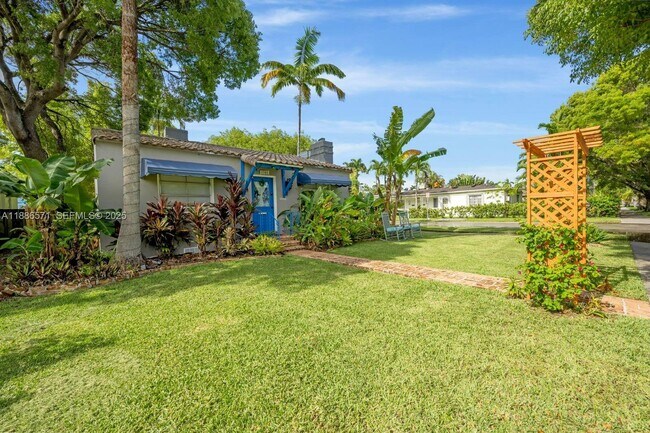 Building Photo - 1701 Fletcher St