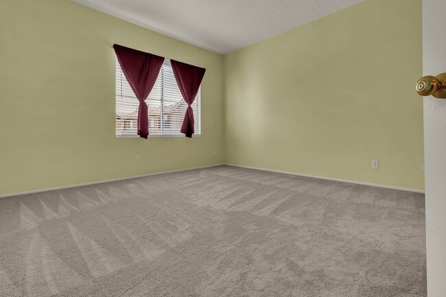 Building Photo - 2773 N Blackburn Dr