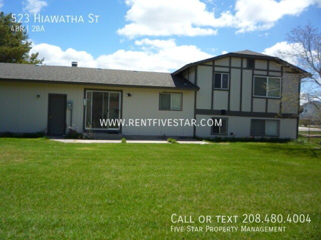 Building Photo - 523 Hiawatha St