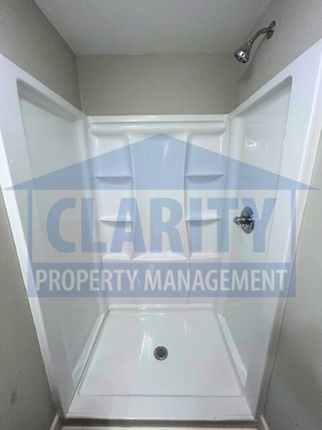 Building Photo - 860 Berry St NE