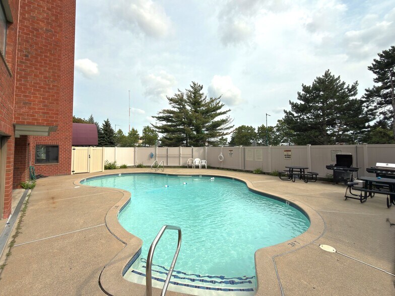 Building Photo - 30 Revere Beach Pky