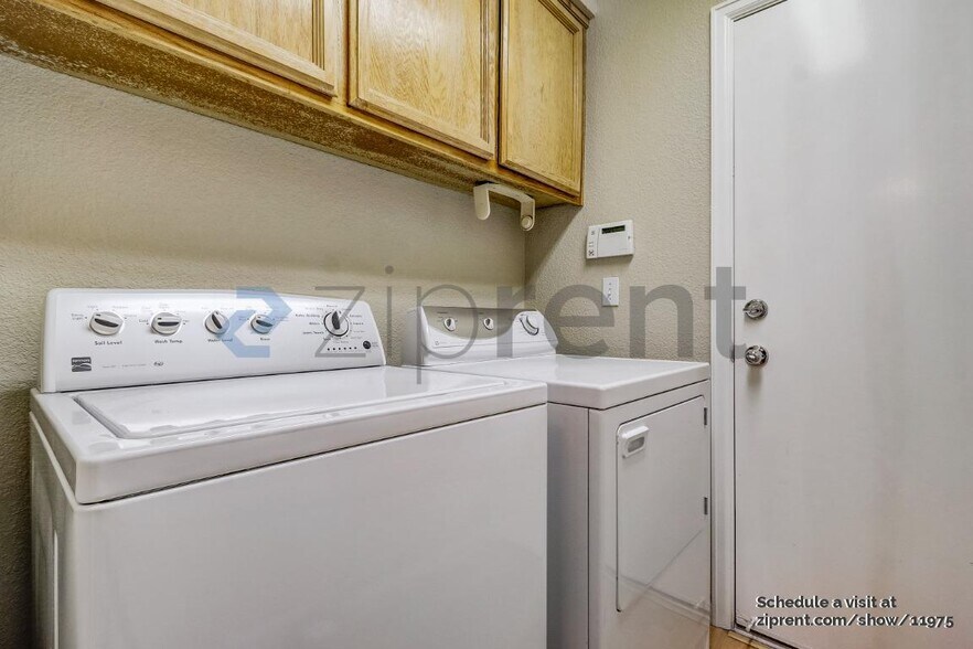 Building Photo - 2834 Prado Ln