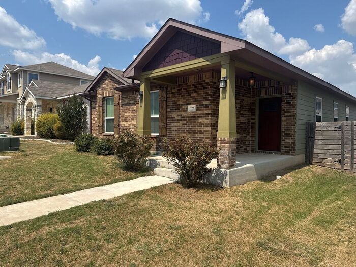 Building Photo - 722 Coconut Grove St