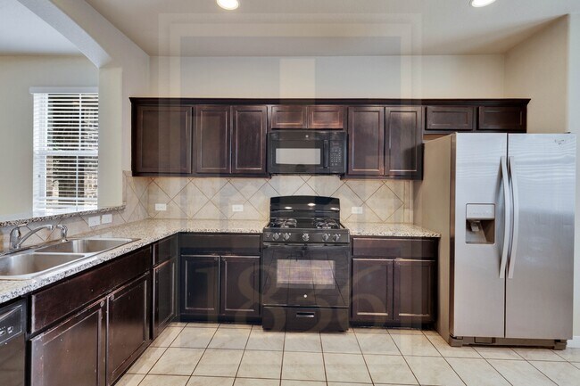 Building Photo - 2880 Donnell Dr