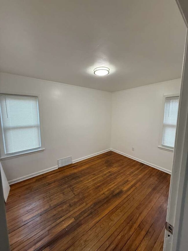 Building Photo - 14274 Kilbourne Ave